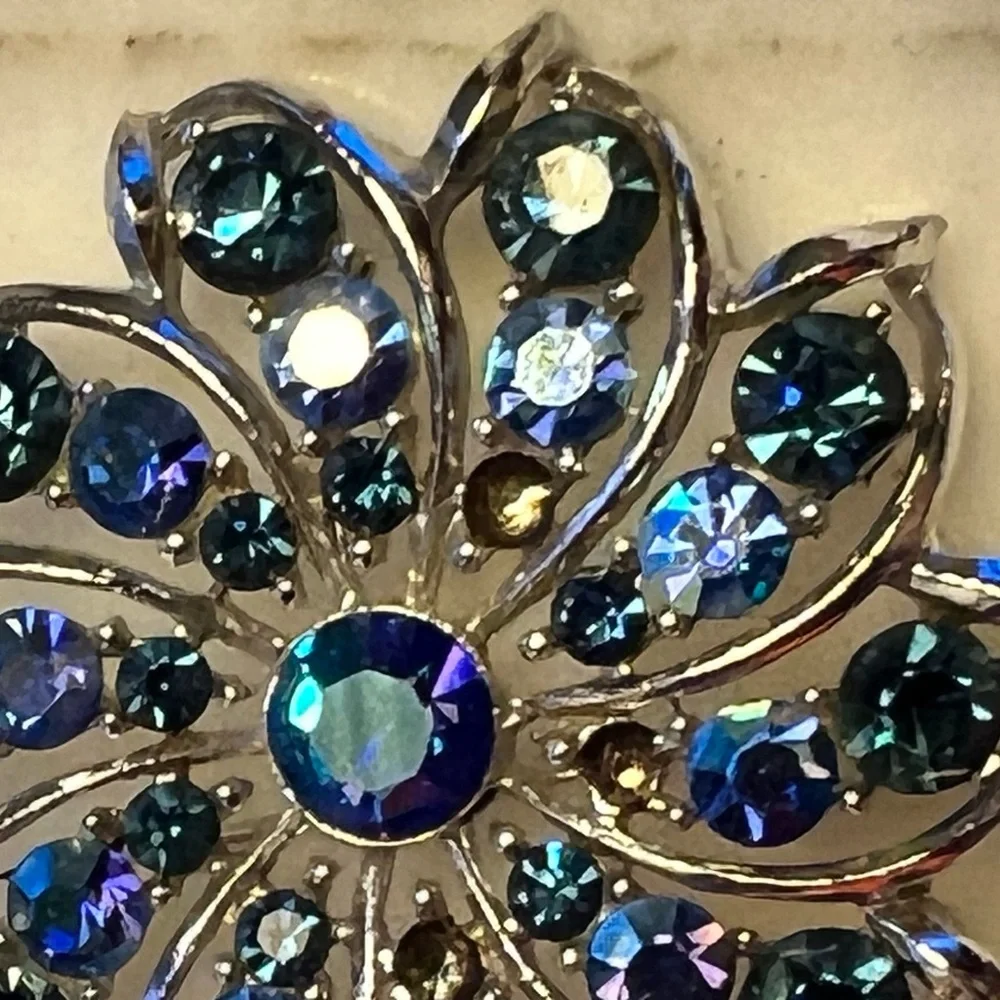 Elegant Vintage Icy Blue and Silver Floral Brooch